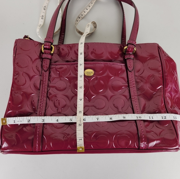 Coach Shoulder Bag Pink Patent Leather Peyton Op Art Embossed Jordan Carry All - Picture 14 of 16